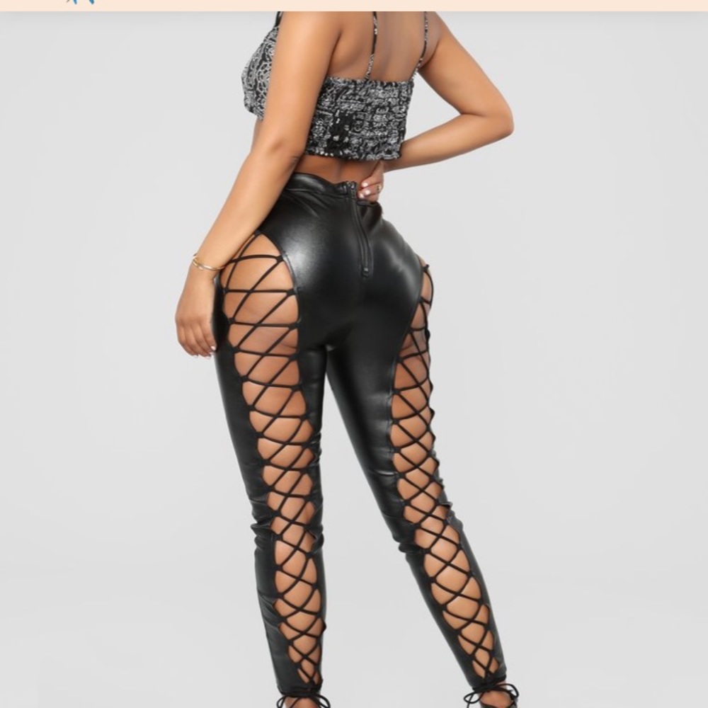 Black faux leather pants - Picture 4 of 4